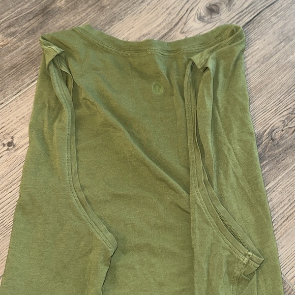 Olive green lululemon size 8 muscle tank. Super comfy. Good condition - Picture 10 of 10